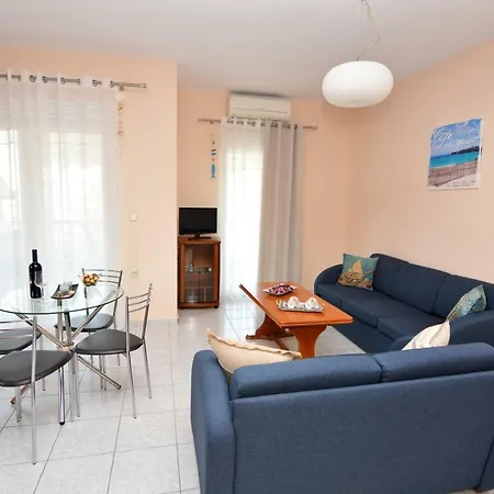 Apartment Elegant Near The