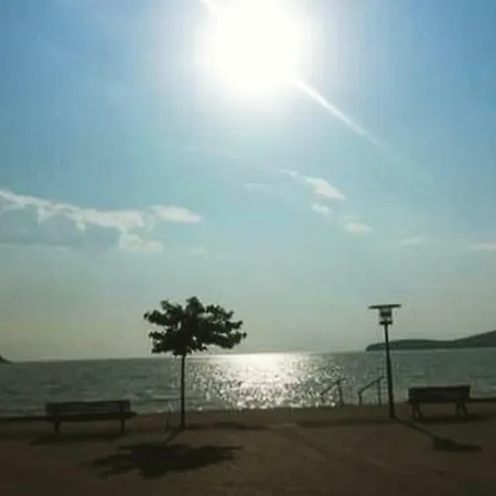 아파트 Elegant Near The Néa Péramos