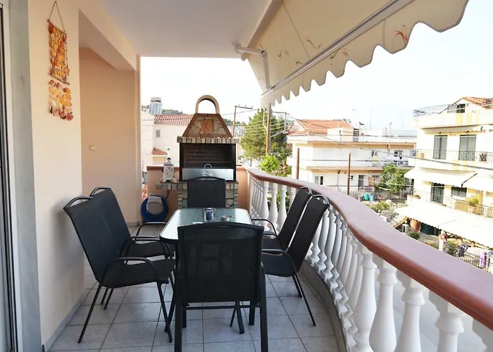 Elegant Near The Апартаменты Неа-Перамос